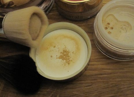 Dauerbrenner 1 | Mineral Foundation und Puder von BareMinerals