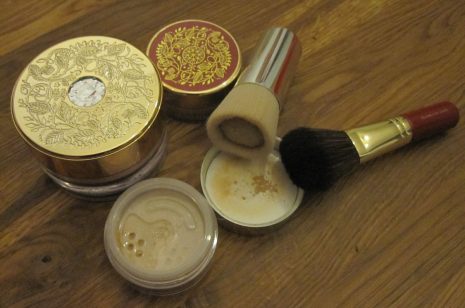 Dauerbrenner 1 | Mineral Foundation und Puder von BareMinerals